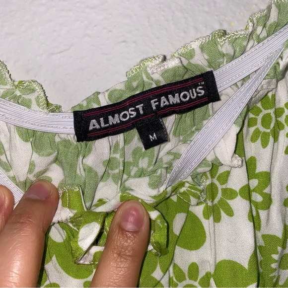 Almost Famous Green and white Floral boho crop top retro blouse- small - Picture 4 of 5